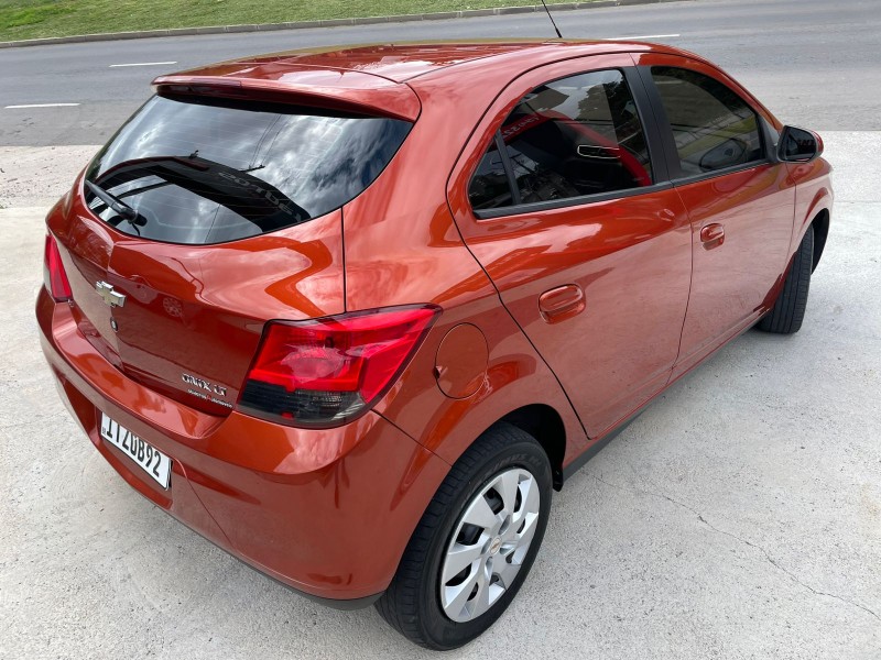 ONIX 1.4 MPFI LT 8V FLEX 4P MANUAL - 2013 - CAXIAS DO SUL
