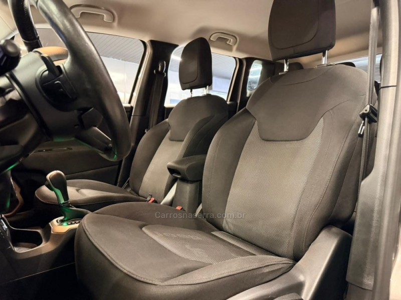 RENEGADE 1.8 16V FLEX LONGITUDE 4P AUTOMÁTICO - 2017 - ESTâNCIA VELHA