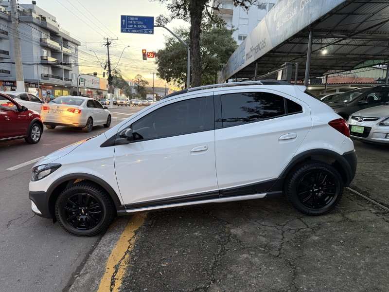 ONIX 1.4 MPFI ACTIV 8V FLEX 4P AUTOMÁTICO - 2019 - GARIBALDI