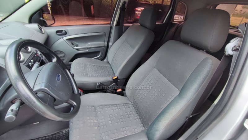 FIESTA 1.0 MPI 8V GASOLINA 4P MANUAL - 2004 - FARROUPILHA