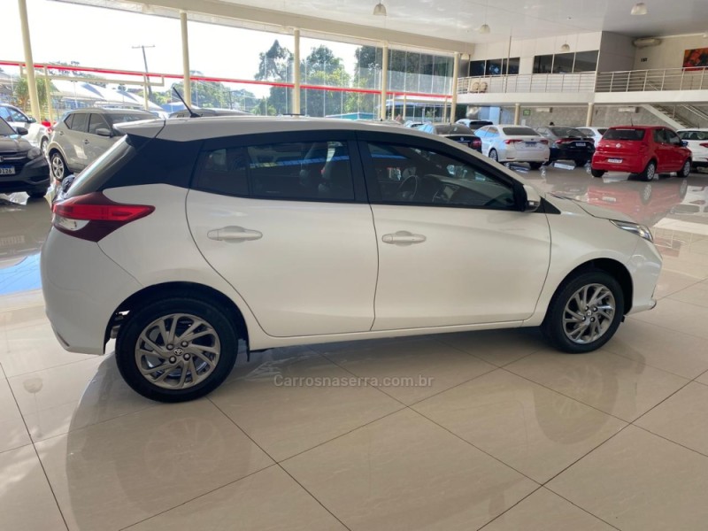 YARIS 1.5 XS 16V FLEX 4P AUTOMÁTICO - 2024 - LAJEADO