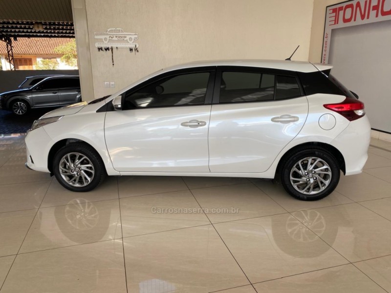 YARIS 1.5 XS 16V FLEX 4P AUTOMÁTICO - 2024 - LAJEADO