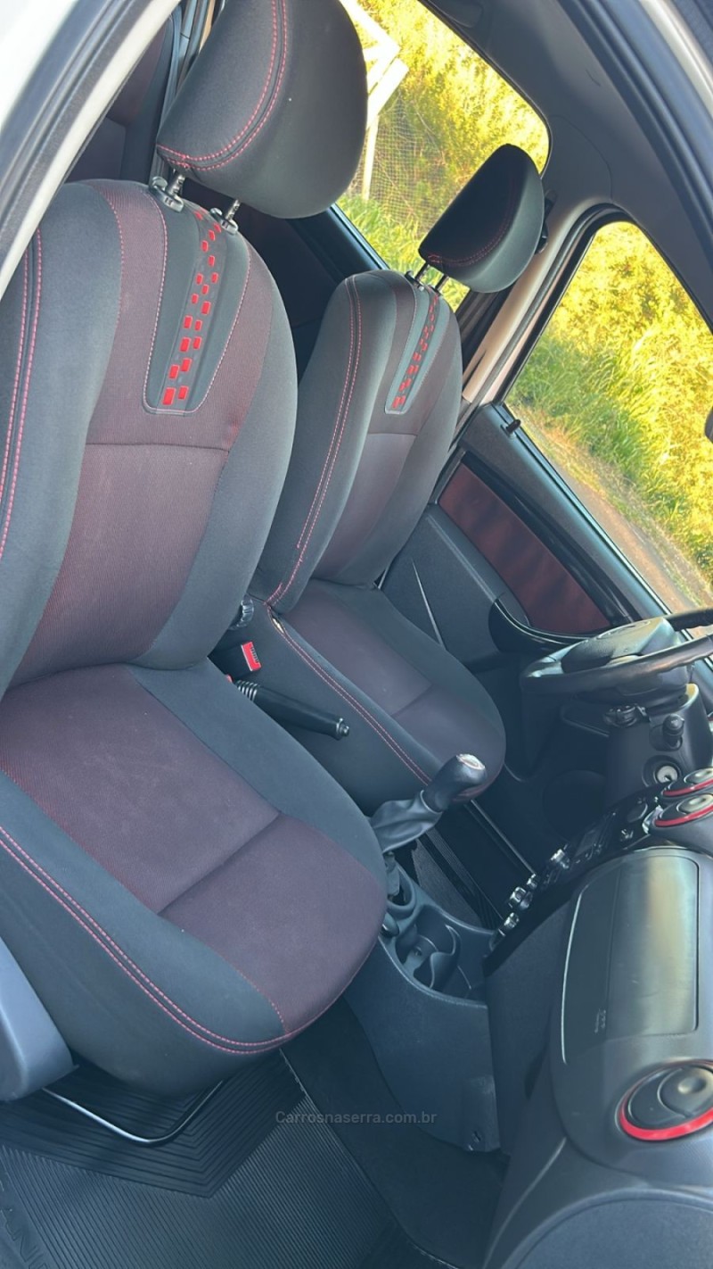 SANDERO 1.6 STEPWAY 16V FLEX 4P MANUAL - 2014 - DOIS IRMãOS