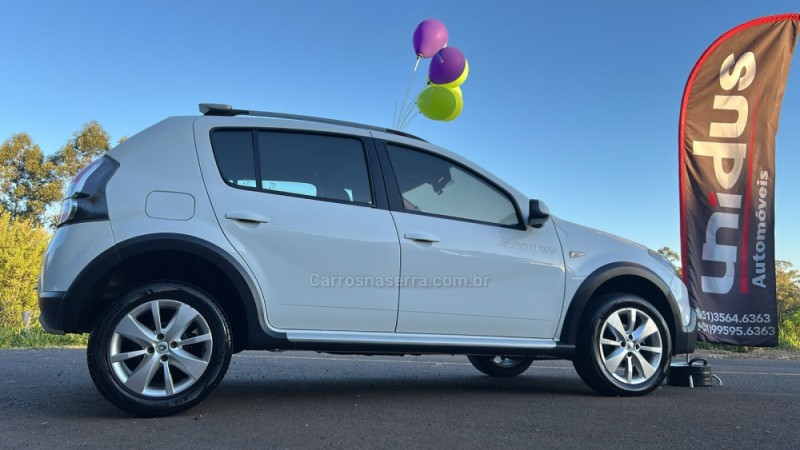SANDERO 1.6 STEPWAY 16V FLEX 4P MANUAL - 2014 - DOIS IRMãOS