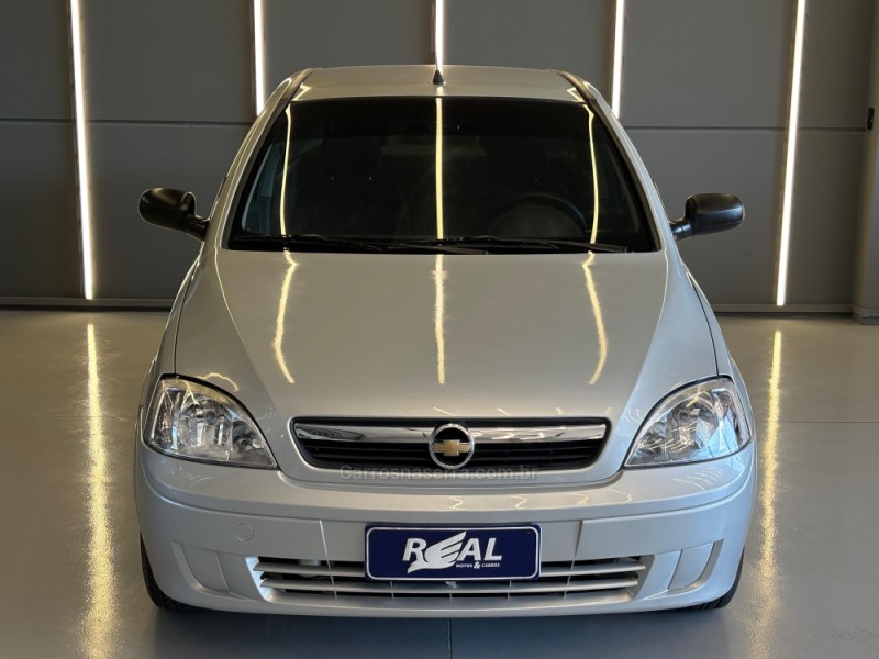 CORSA 1.0 MPFI MAXX 8V FLEX 4P MANUAL - 2005 - SAPIRANGA