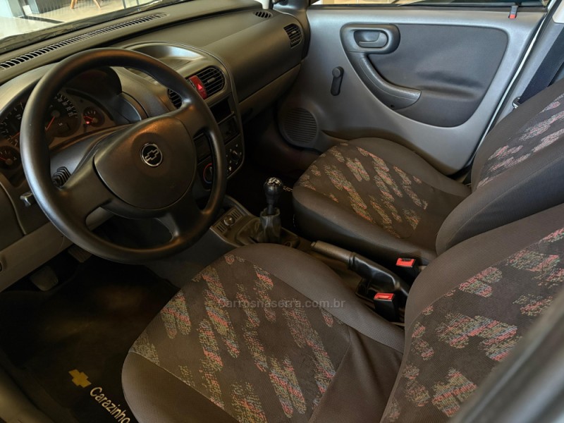 CORSA 1.0 MPFI MAXX 8V FLEX 4P MANUAL - 2005 - SAPIRANGA