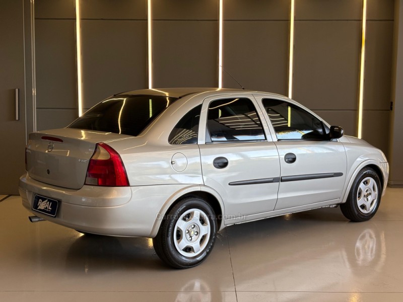 CORSA 1.0 MPFI MAXX 8V FLEX 4P MANUAL - 2005 - SAPIRANGA