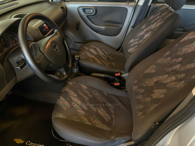 CORSA 1.0 MPFI MAXX 8V FLEX 4P MANUAL - 2005 - SAPIRANGA