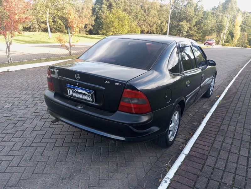 VECTRA 2.2 MPFI CD 16V GASOLINA 4P MANUAL - 1999 - CAXIAS DO SUL