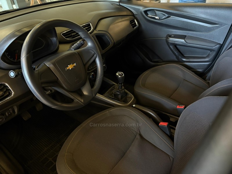ONIX 1.4 MPFI LTZ 8V FLEX 4P MANUAL - 2015 - SAPIRANGA