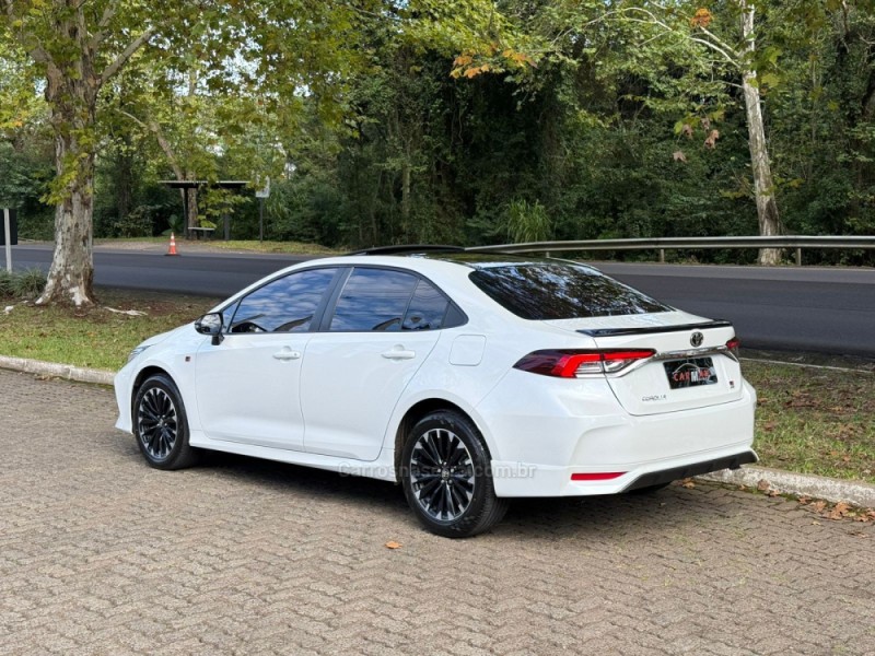 COROLLA 2.0 GR SPORT 16V FLEX 4P AUTOMÁTICO - 2024 - DOIS IRMãOS