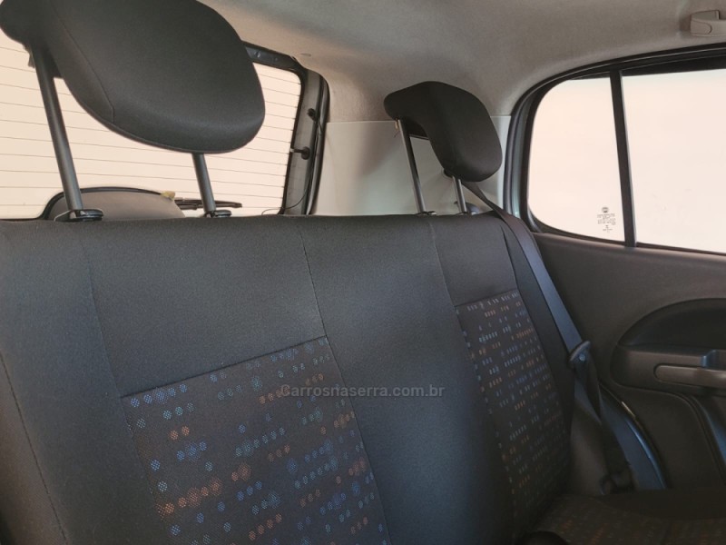 UNO 1.0 VIVACE 8V FLEX 4P MANUAL - 2013 - CANELA