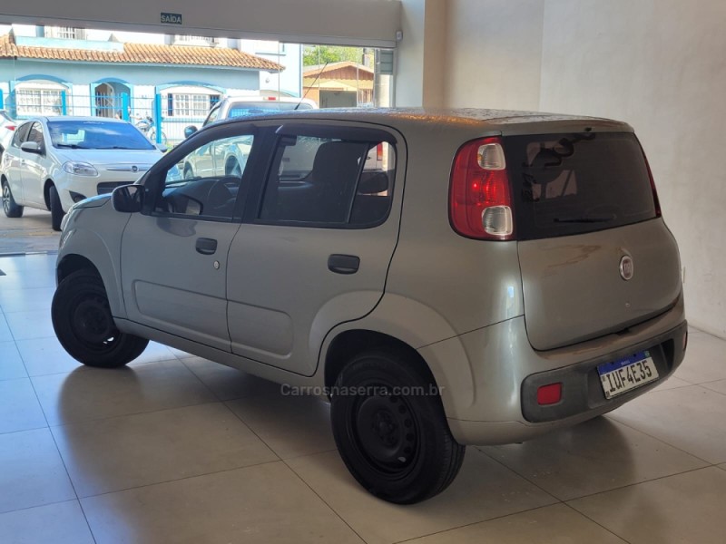 UNO 1.0 VIVACE 8V FLEX 4P MANUAL - 2013 - CANELA