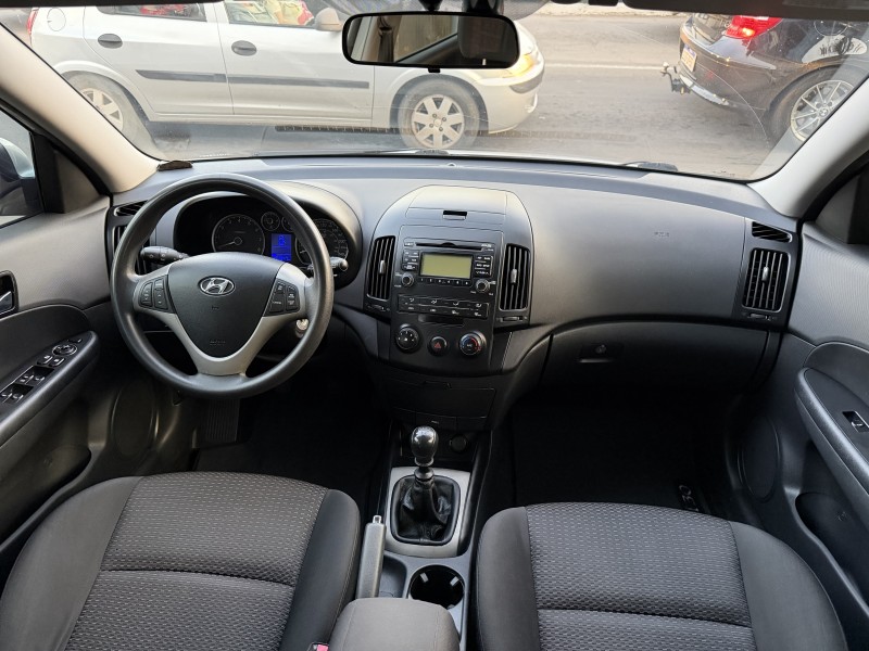 I30 2.0 MPI 16V GASOLINA 4P MANUAL - 2011 - GARIBALDI