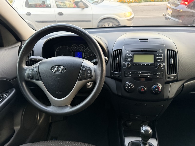 I30 2.0 MPI 16V GASOLINA 4P MANUAL - 2011 - GARIBALDI