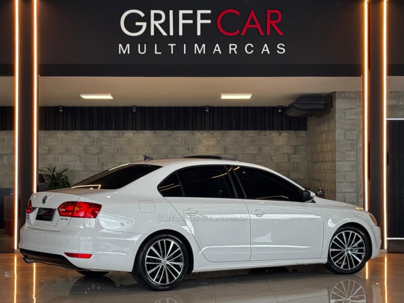 JETTA 2.0 TSI HIGHLINE 200CV GASOLINA 4P TIPTRONIC - 2013 - ACEGUá
