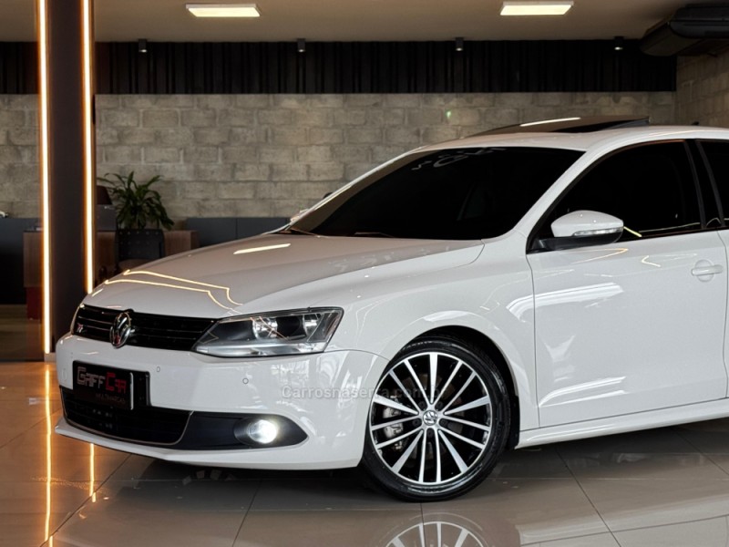 JETTA 2.0 TSI HIGHLINE 200CV GASOLINA 4P TIPTRONIC - 2013 - ACEGUá