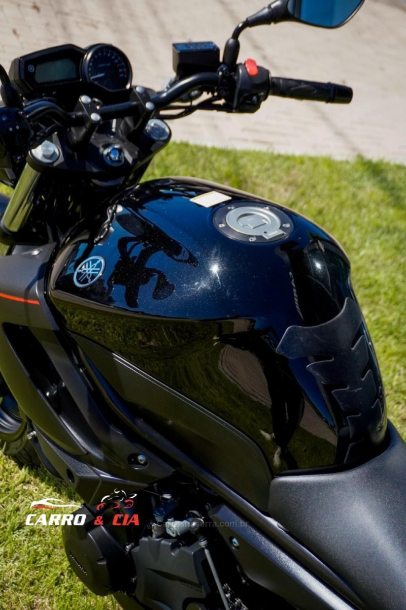 XJ6 N ABS - 2015 - SANTA CRUZ DO SUL