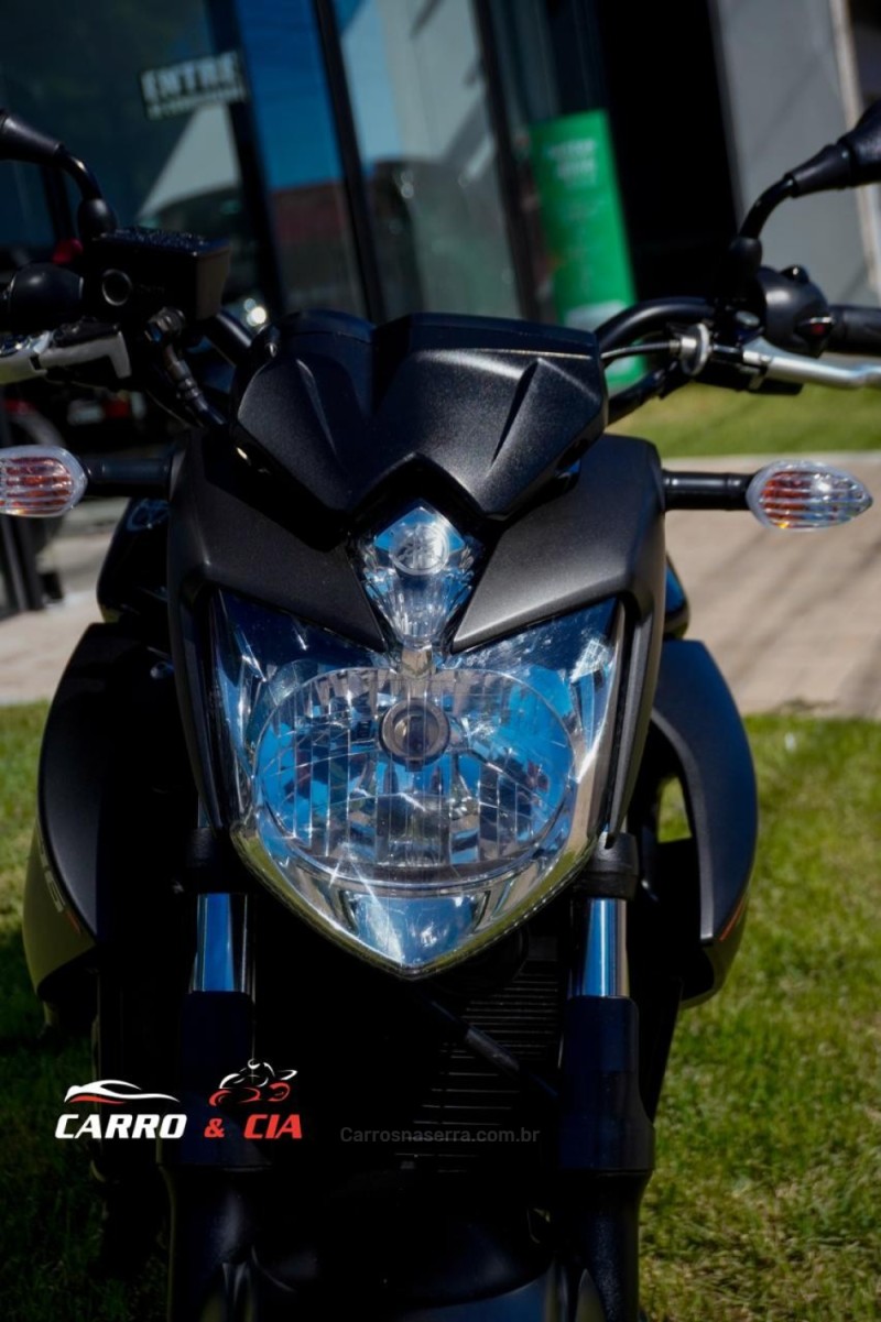 XJ6 N ABS - 2015 - SANTA CRUZ DO SUL
