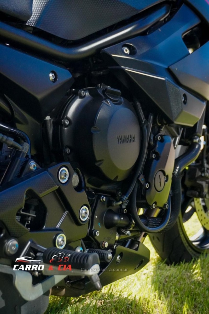 XJ6 N ABS - 2015 - SANTA CRUZ DO SUL