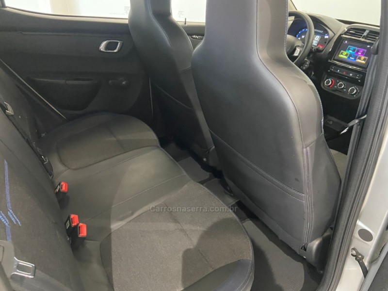 KWID 1.0 12V SCE FLEX INTENSE MANUAL - 2023 - FLORES DA CUNHA