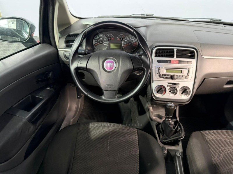 PUNTO 1.4 ATTRACTIVE 8V FLEX 4P MANUAL - 2012 - VACARIA
