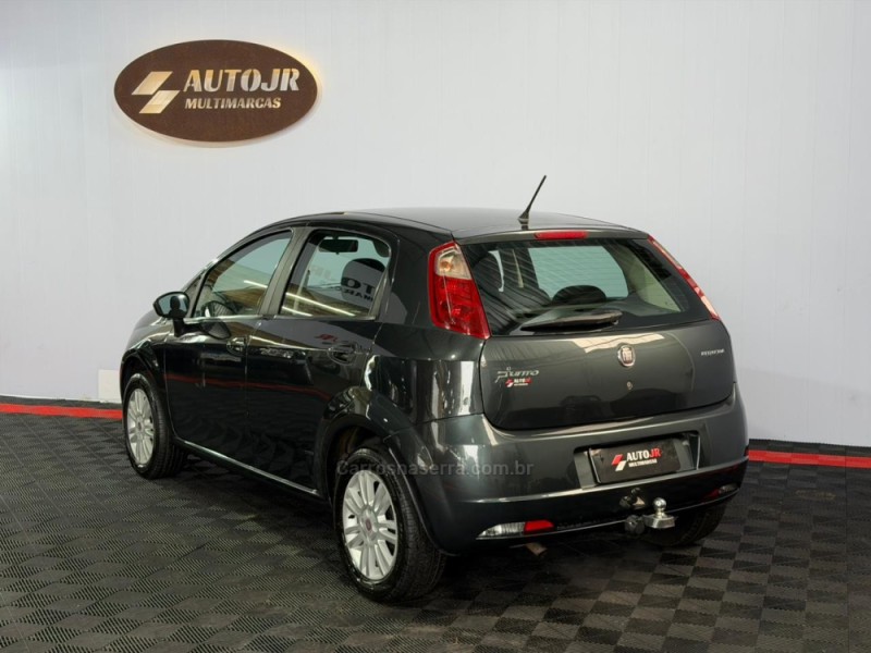 PUNTO 1.4 ATTRACTIVE 8V FLEX 4P MANUAL - 2012 - VACARIA