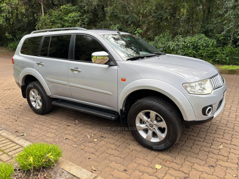 pajero dakar 3.5 hpe 7 lugares 4x4 v6 24v flex 4p automatico 2013 nova petropolis