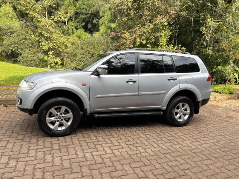 PAJERO DAKAR 3.5 HPE 7 LUGARES 4X4 V6 24V FLEX 4P AUTOMÁTICO - 2013 - NOVA PETRóPOLIS