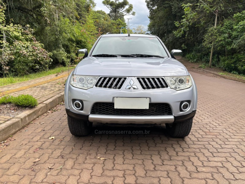 PAJERO DAKAR 3.5 HPE 7 LUGARES 4X4 V6 24V FLEX 4P AUTOMÁTICO - 2013 - NOVA PETRóPOLIS