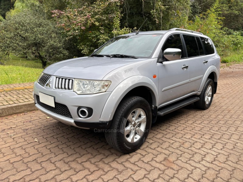 PAJERO DAKAR 3.5 HPE 7 LUGARES 4X4 V6 24V FLEX 4P AUTOMÁTICO - 2013 - NOVA PETRóPOLIS