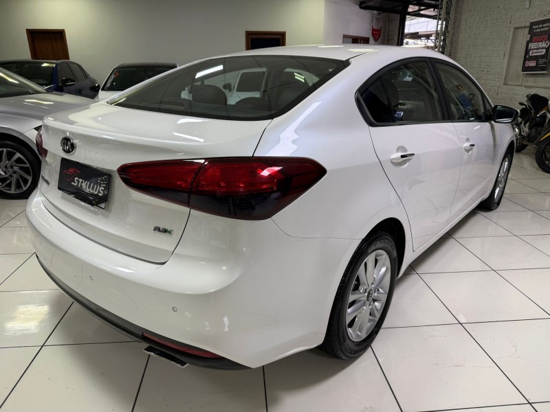 CERATO 1.6 EX SEDAN 16V GASOLINA 4P AUTOMÁTICO - 2017 - ESTâNCIA VELHA
