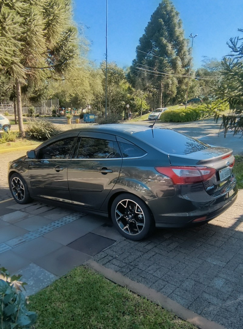 FOCUS 2.0 TITANIUM SEDAN 16V FLEX 4P AUTOMÁTICO - 2014 - FARROUPILHA