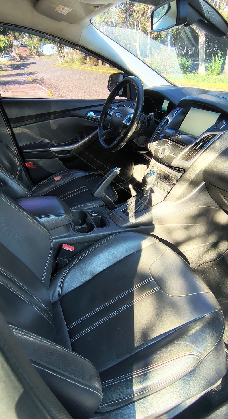 FOCUS 2.0 TITANIUM SEDAN 16V FLEX 4P AUTOMÁTICO - 2014 - FARROUPILHA