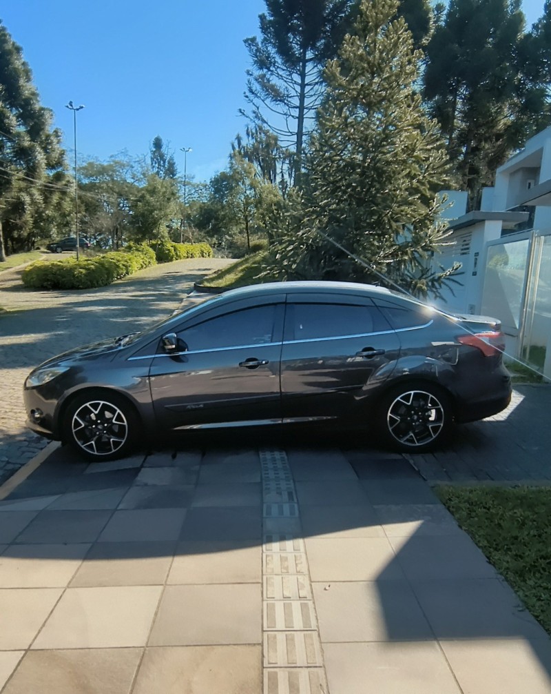 FOCUS 2.0 TITANIUM SEDAN 16V FLEX 4P AUTOMÁTICO - 2014 - FARROUPILHA