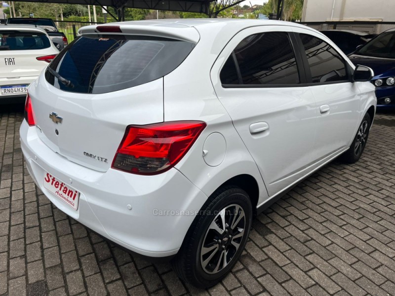 ONIX 1.4 MPFI LTZ 8V FLEX 4P MANUAL - 2014 - FELIZ