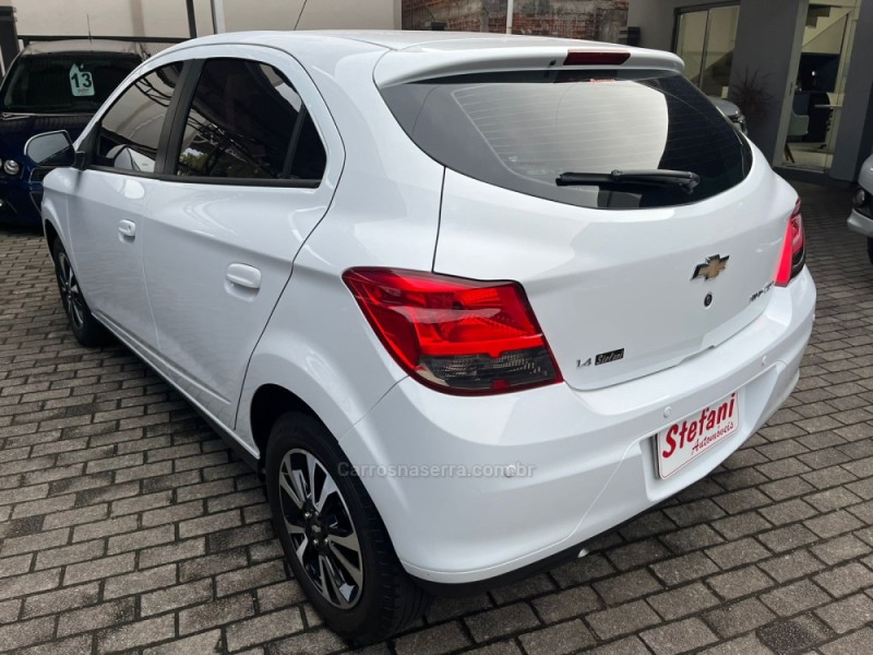 ONIX 1.4 MPFI LTZ 8V FLEX 4P MANUAL - 2014 - FELIZ