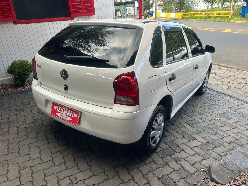 GOL 1.0 MI 8V FLEX 4P MANUAL G.IV - 2010 - TRêS COROAS
