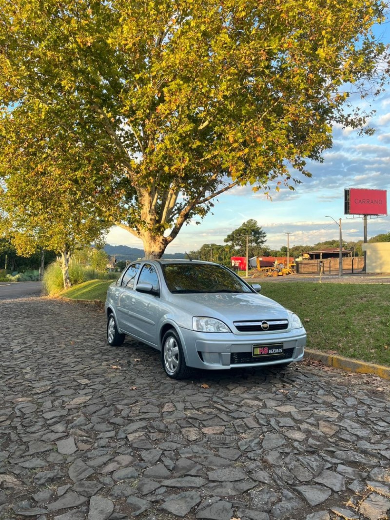 CORSA 1.4 MPFI PREMIUM SEDAN 8V FLEX 4P MANUAL - 2010 - DOIS IRMãOS