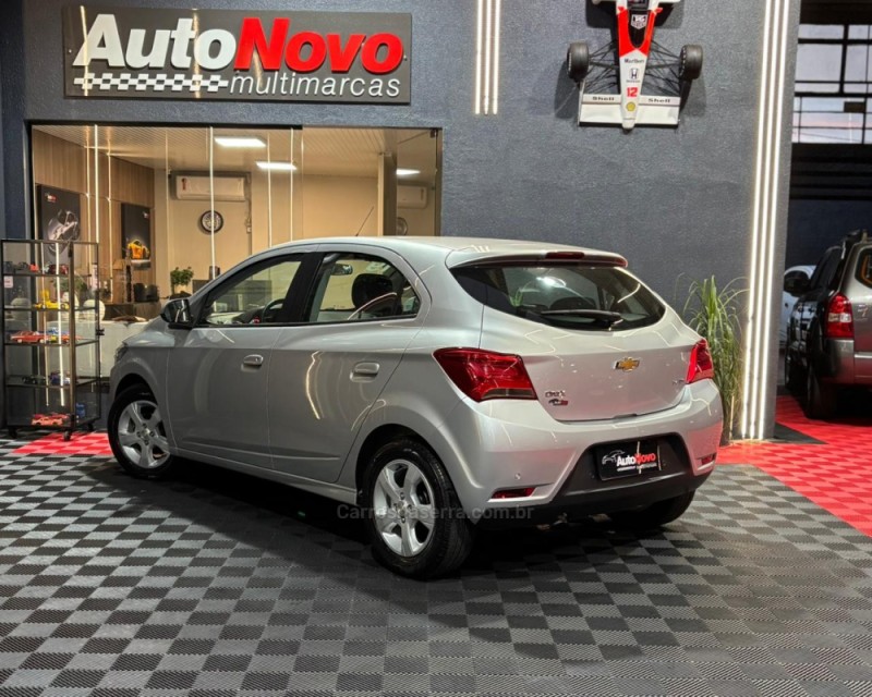 ONIX 1.4 MPFI LT 8V FLEX 4P MANUAL - 2019 - VACARIA