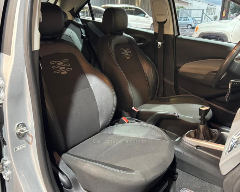 ONIX 1.4 MPFI LT 8V FLEX 4P MANUAL - 2019 - VACARIA