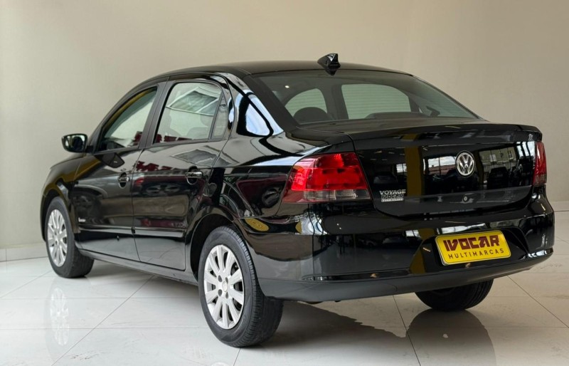 VOYAGE 1.0 MI 8V FLEX 4P MANUAL - 2012 - VACARIA