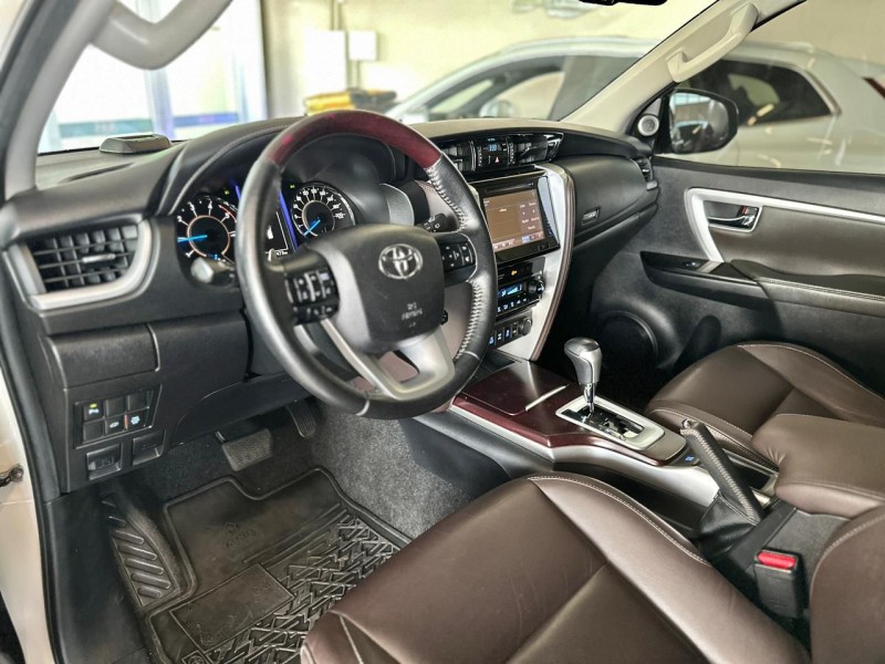 HILUX SW4 2.8 SRX 4X4 16V TURBO INTERCOOLER DIESEL 4P AUTOMÁTICO - 2017 - CAXIAS DO SUL