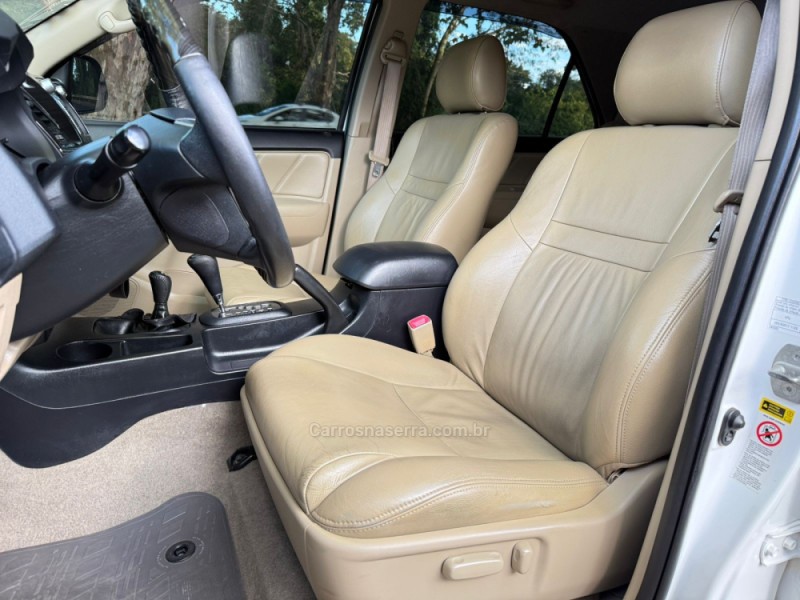 HILUX SW4 3.0 SRV 4X4 7 LUGARES 16V TURBO INTERCOOLER DIESEL 4P AUTOMÁTICO - 2015 - DOIS IRMãOS