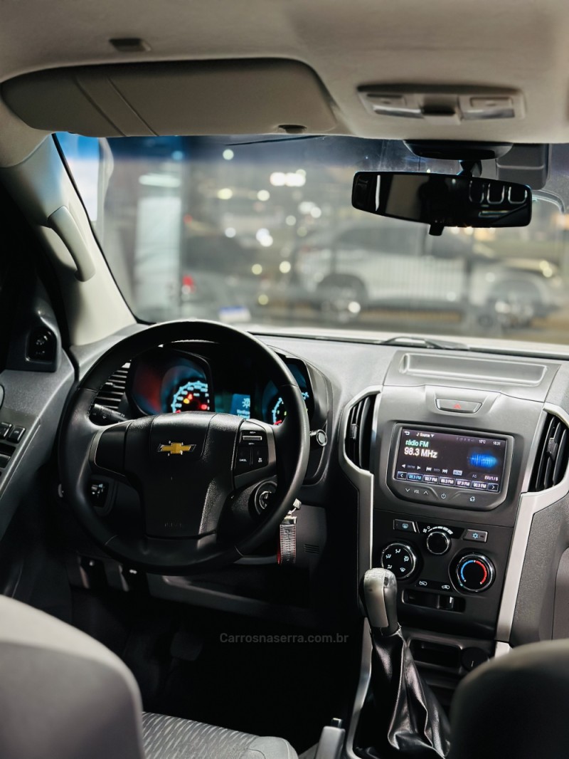 S10 2.4 LT 4X2 CD 8V FLEX 4P MANUAL - 2014 - CANELA