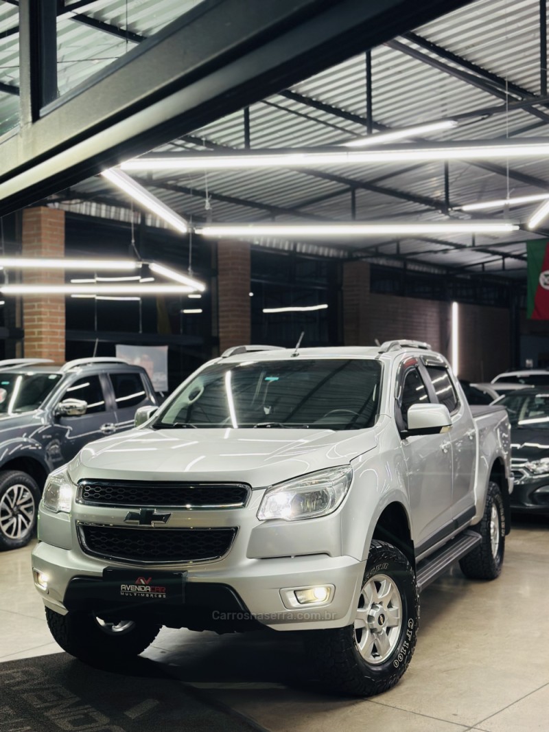 S10 2.4 LT 4X2 CD 8V FLEX 4P MANUAL - 2014 - CANELA