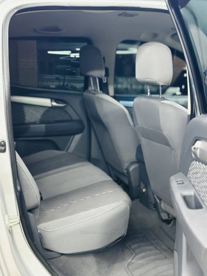 S10 2.4 LT 4X2 CD 8V FLEX 4P MANUAL - 2014 - CANELA