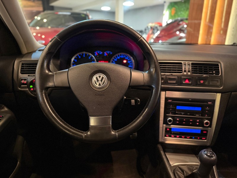 GOLF 1.6 MI SPORTLINE 8V FLEX 4P MANUAL - 2011 - NOVO HAMBURGO