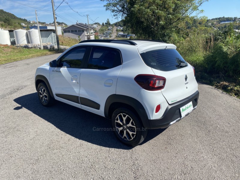 KWID 1.0 12V OUTSIDER FLEX 4P MANUAL - 2023 - FLORES DA CUNHA