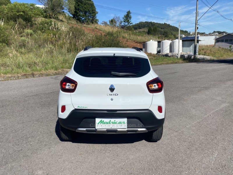 KWID 1.0 12V OUTSIDER FLEX 4P MANUAL - 2023 - FLORES DA CUNHA